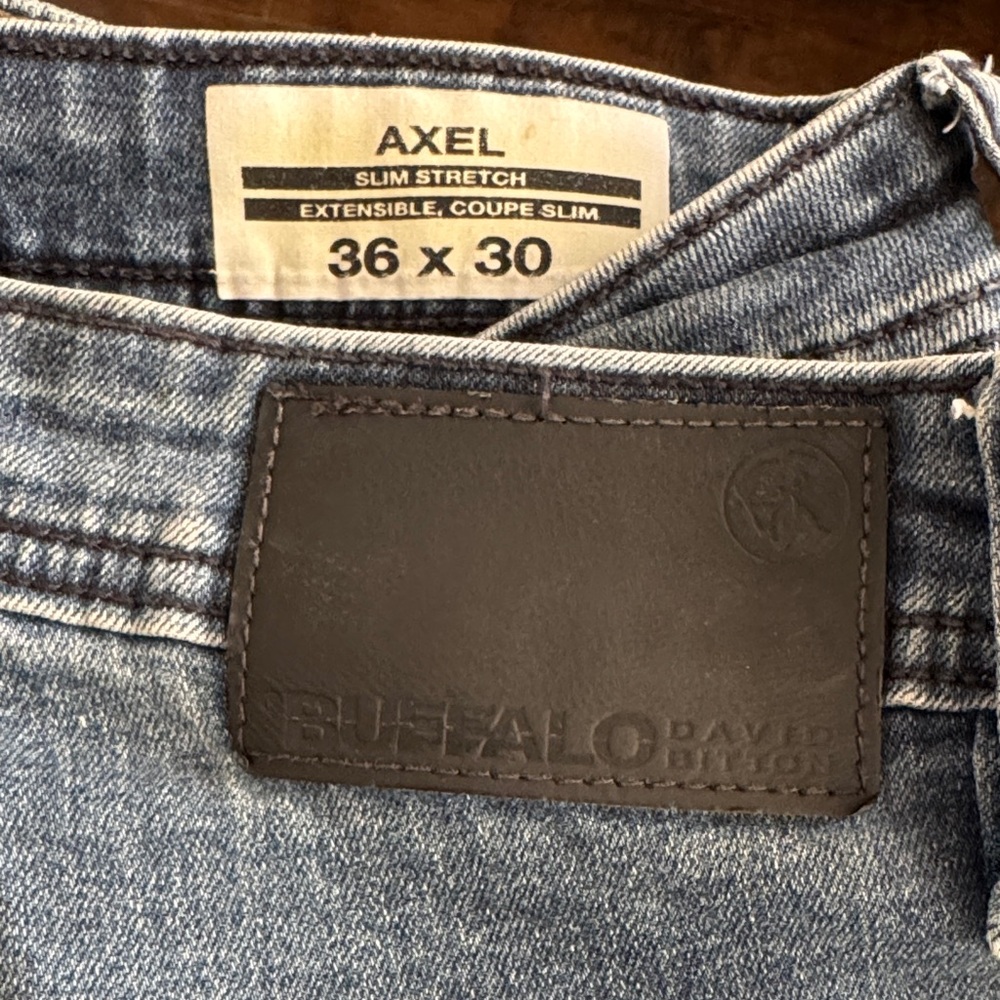 AXEL Slim Stretch Jeans in Light Blue with Black Leather Patch